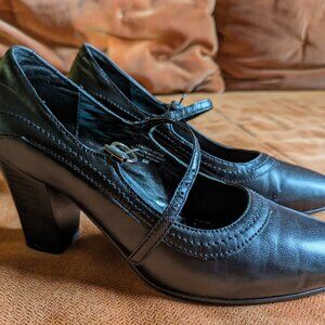 Fitzwell Leather Block Heels, Womens Size 6M